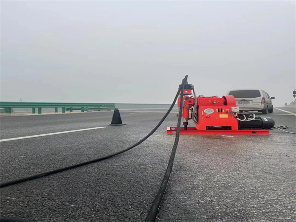 西秀马路路基路面开裂下沉注浆加固灌浆